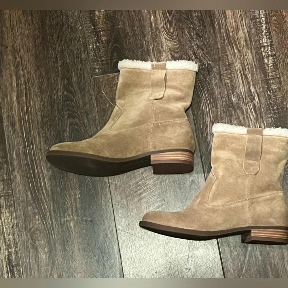 NWOT Sole Society Tan Winter Boots